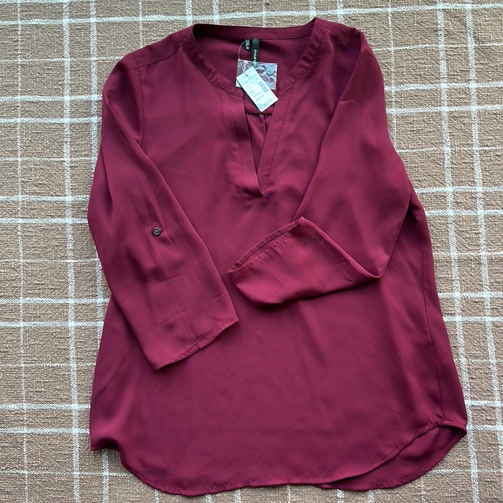 Maurices 3/4 sleeve V-neck blouse